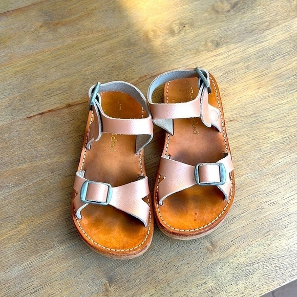 Freshly Picked Rose Gold Carmel Sandal - Picture 1 of 9